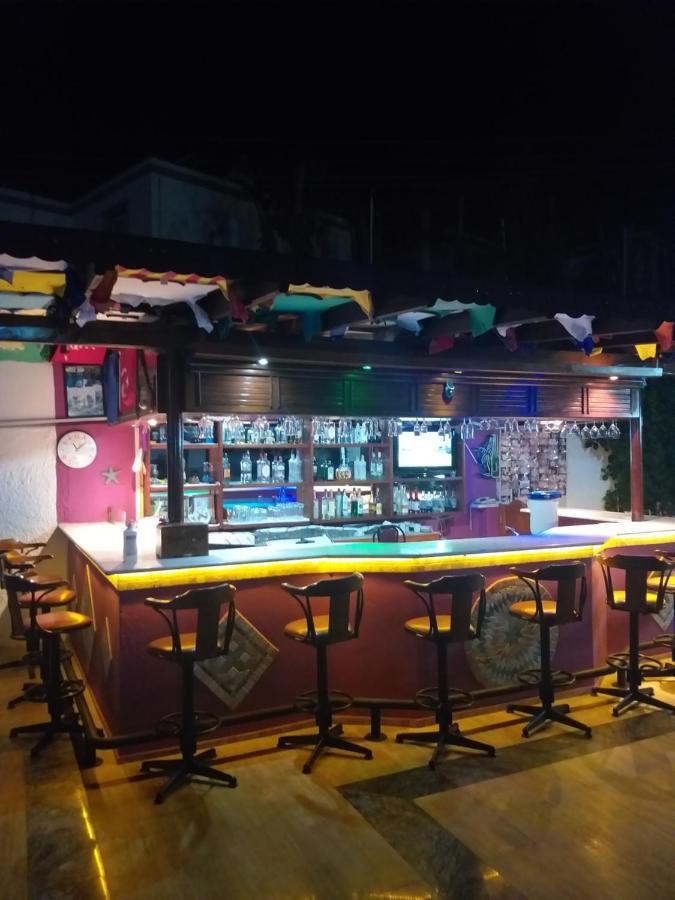 Paradise Apart Hotel Битез Екстериор снимка