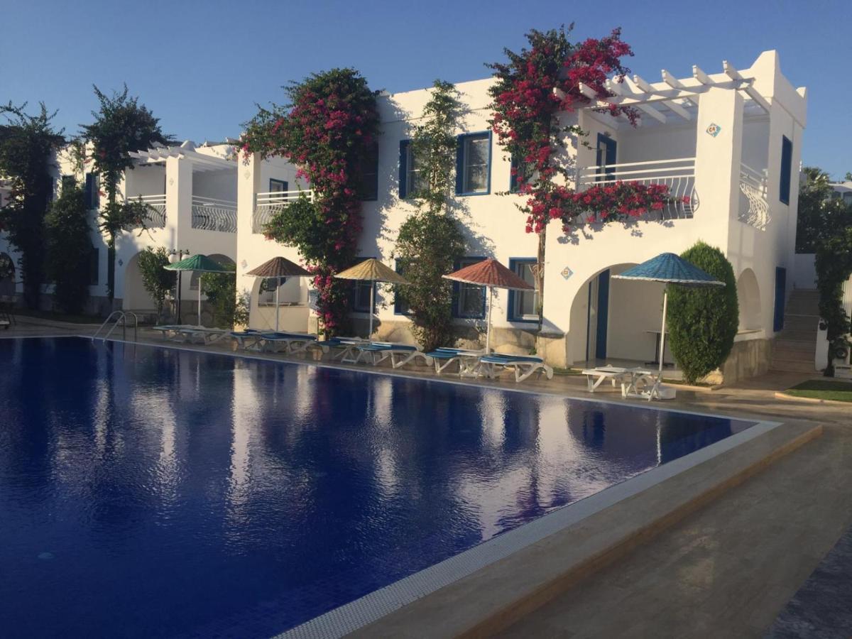 Paradise Apart Hotel Битез Екстериор снимка