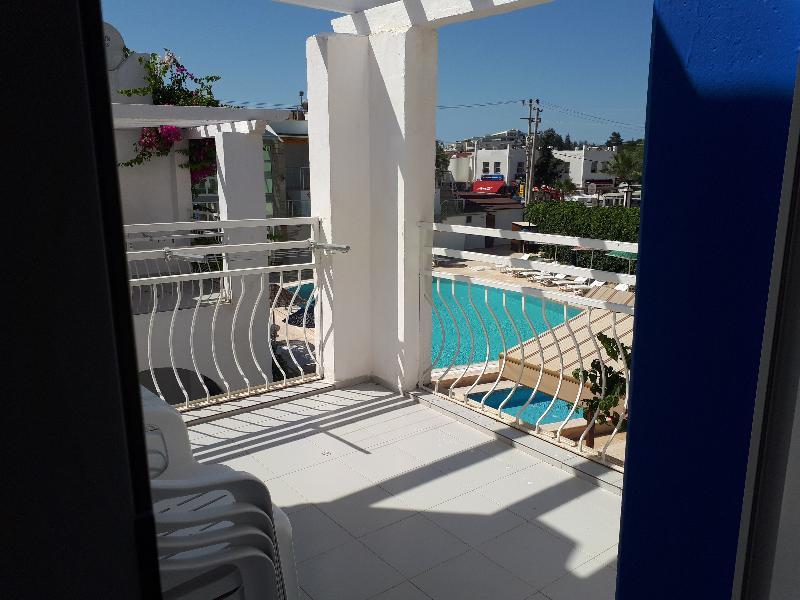 Paradise Apart Hotel Битез Екстериор снимка